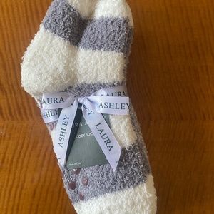 LAURA ASHLEY LADIES 3PACK COZY SOCKS - NEW W/ TAGS